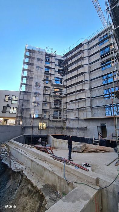Spatiu comercial sau de birouri, imobil nou, zona Hornbach !
