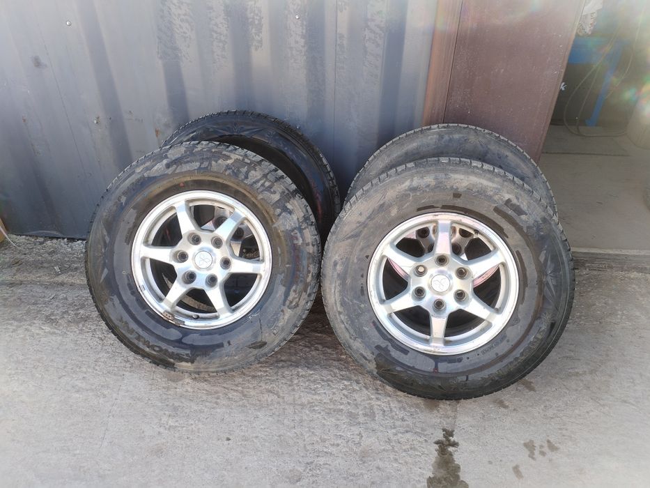 продам 5дисков с резиной на м-си на 16