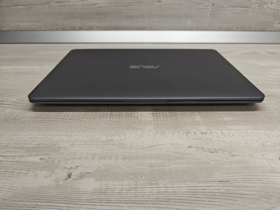 Laptop Asus Vivobook i7-8550U