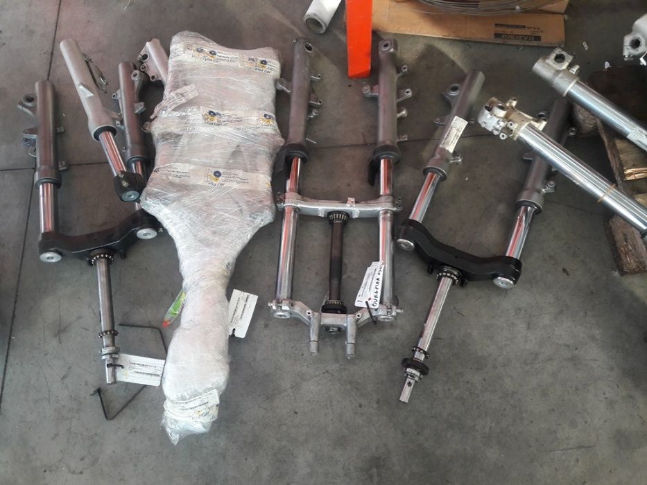 Предници за мотоциклети Сузуки , Хонда, Ямаха ,Кавазаки -Втора у-ба.