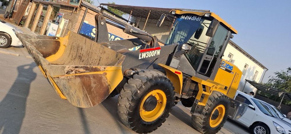 Рогрузчик сотилади