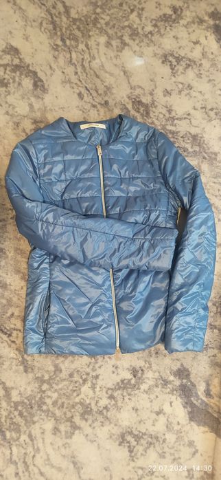 продам классные куртки в отличном состоянии