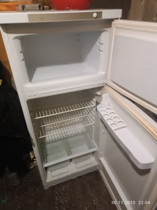 Холодильник indesit