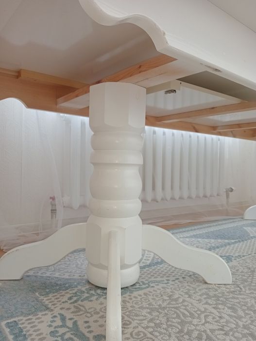 Продам обеденный стол (раздвижной)