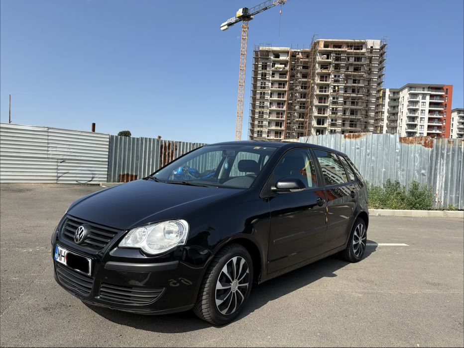 VOLKSWAGEN Polo