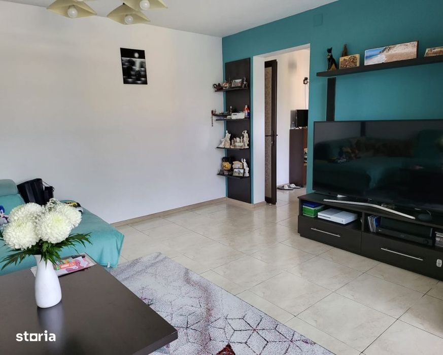 Apartament 4 camere, decomandat, 80 mp, zona Calea Bucuresti/Dezdrobir — fotografia 1