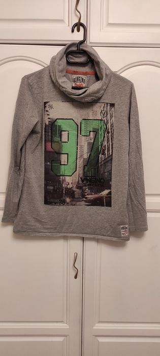 Запазен оригинален суичър