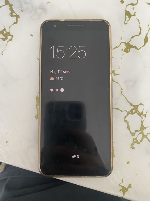 Телефон Google Pixel3a