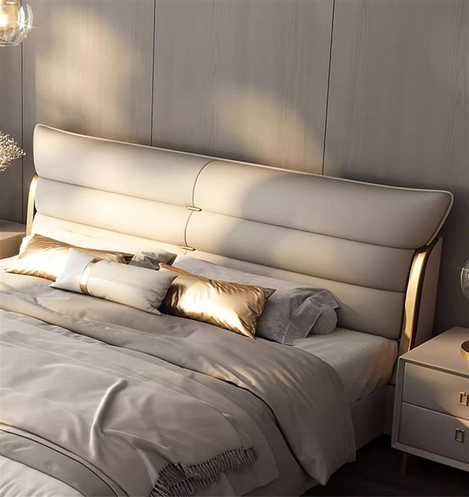 Двуспальная кровать с тумбочками Привозные