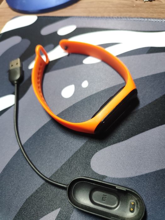 Mi band 4 в хорошем состоянии
