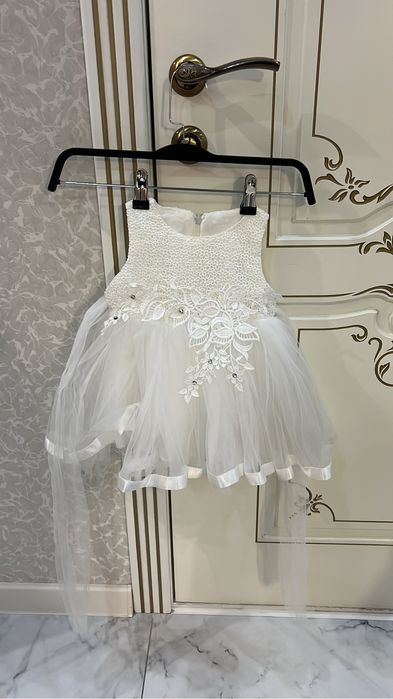 Платье детское праздничное,новое!