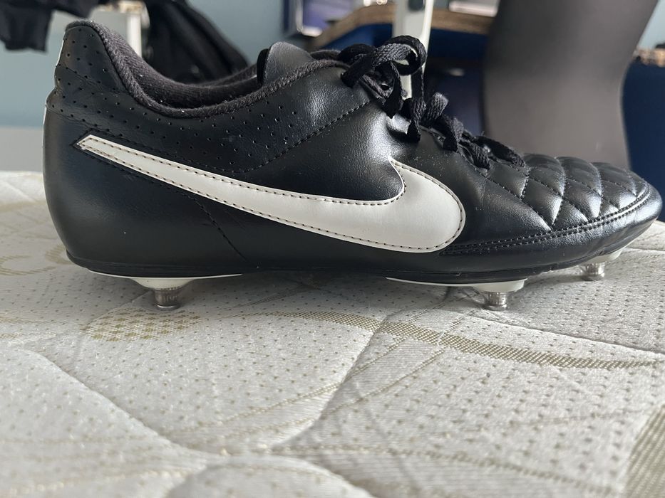 Vand ghete nike alb negru