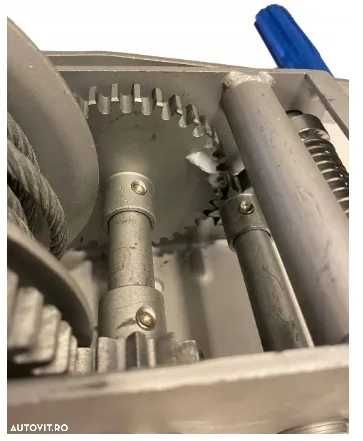 Cel mai puternic troliu manual 4500 lbs(trage 2000 kg)