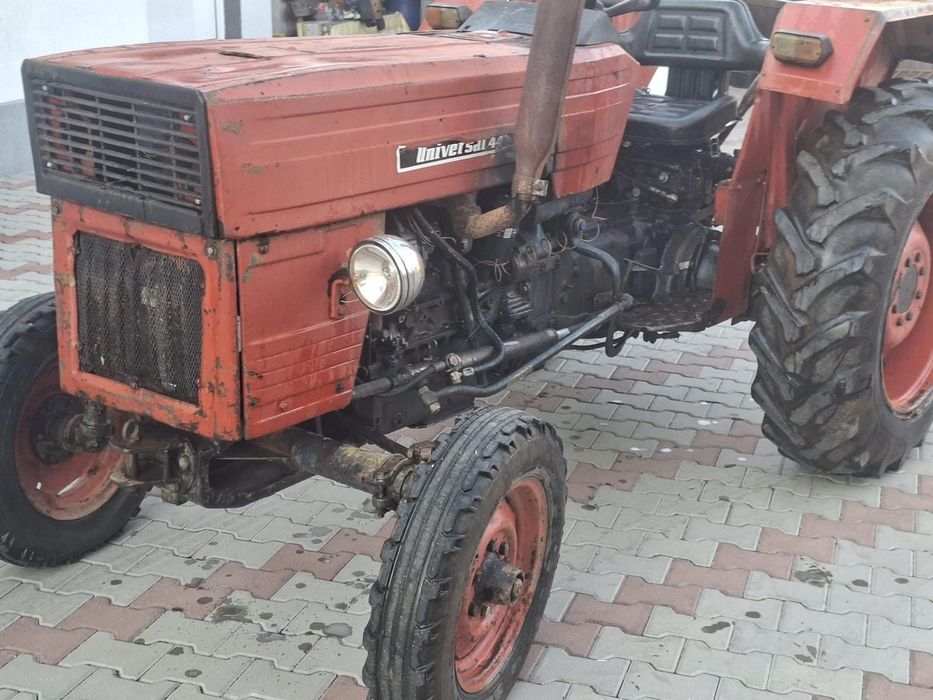 Tractor 445 Universal