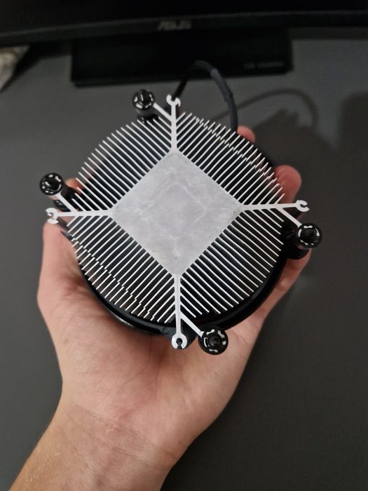 Procesor ryzen 7 2700x + cooler amd