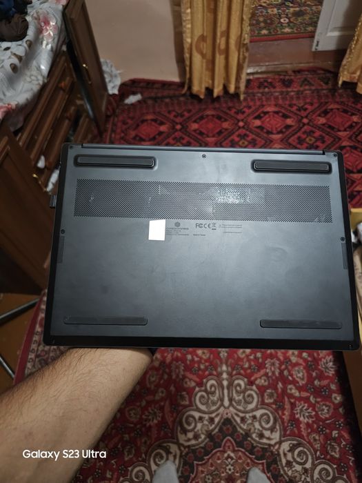 Ультра тонкий лёгкий ноутбук