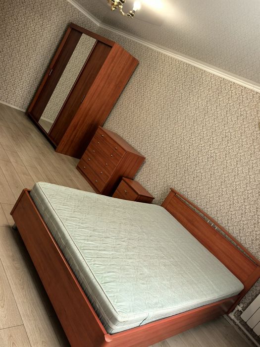 Продам спальный гарнитур!