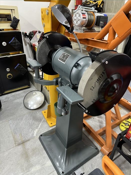 Точильный станок со стойки 300/1500вт 380в