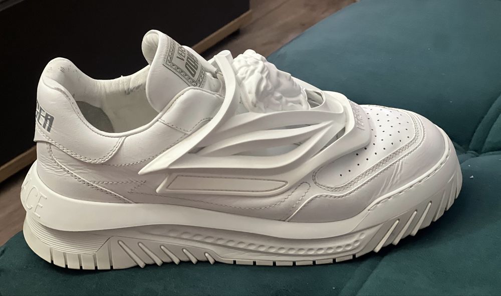 Sneakers Versace Odissea albi – originali – stare foarte bună