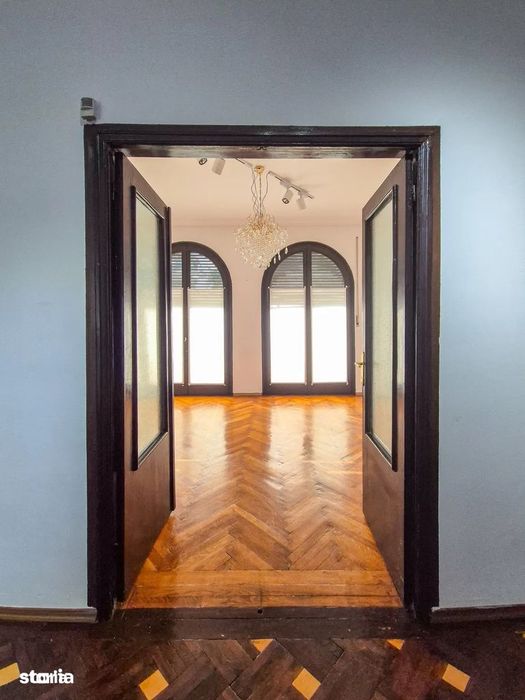 Apartament 5 camere de inchiriat / Piata Romana