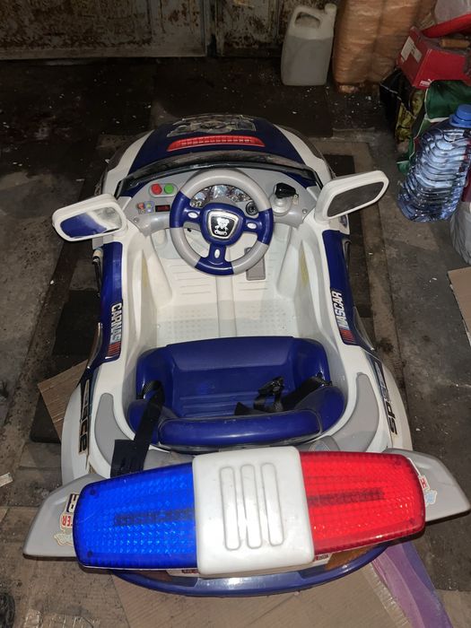 Продам электро машинку детскую