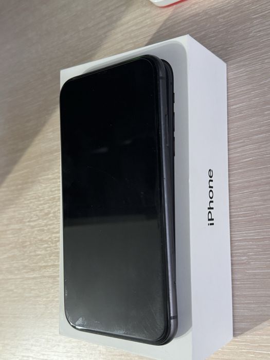 Продам айфон 11 128