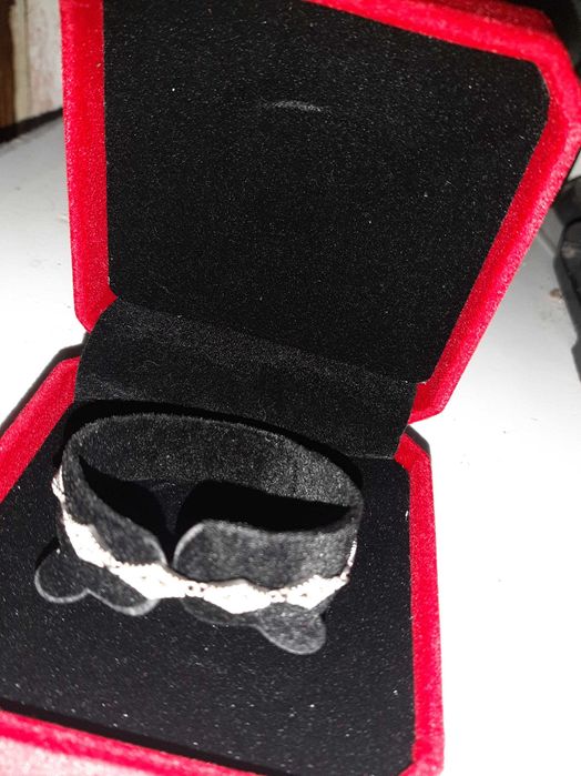 Bratara de argint marcata in cutie cadou catifea rosie