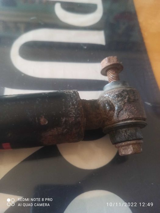 Амортисьор за Мерцедес Е-класа.