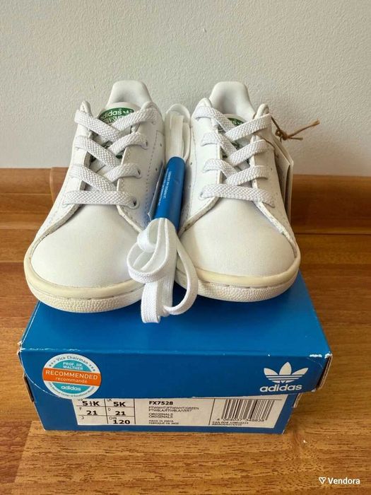 Adidas Stan Smith kid shoes size 21