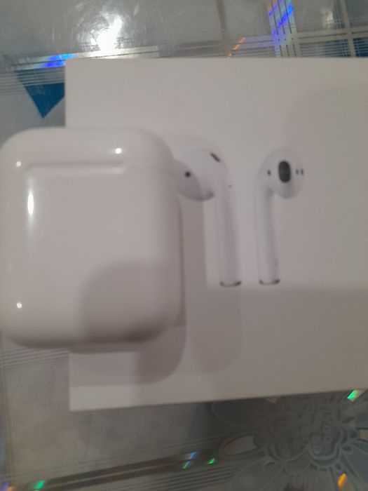 Продам оригинал Air Pods наушники
