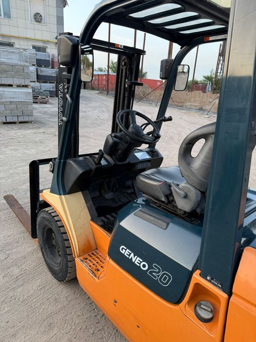 Вилочный Погрузчик Toyota 7FG25