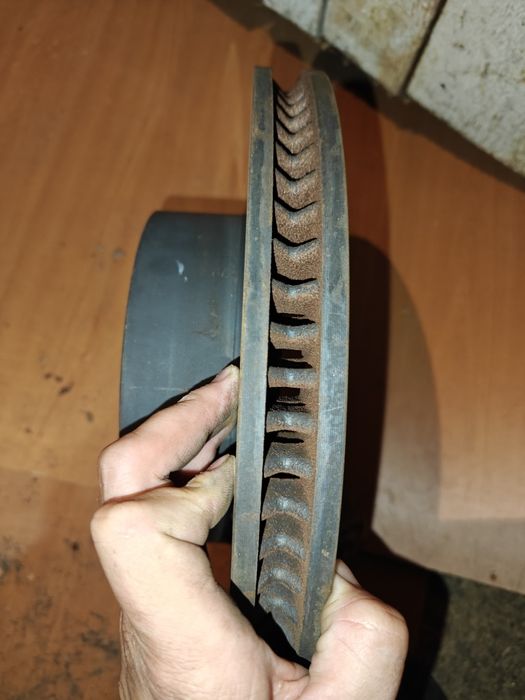 Тормозные диски Toyota LC 300