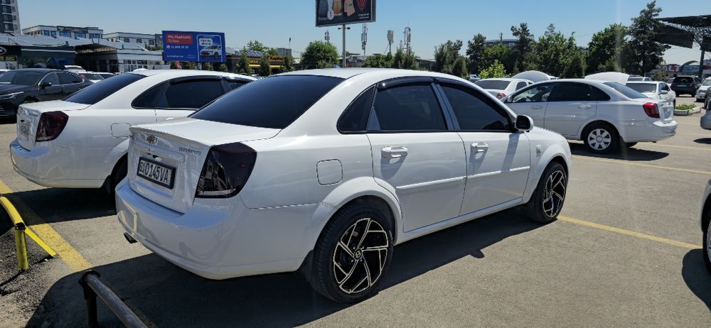 Lacetti 1.8 L 2009 г.