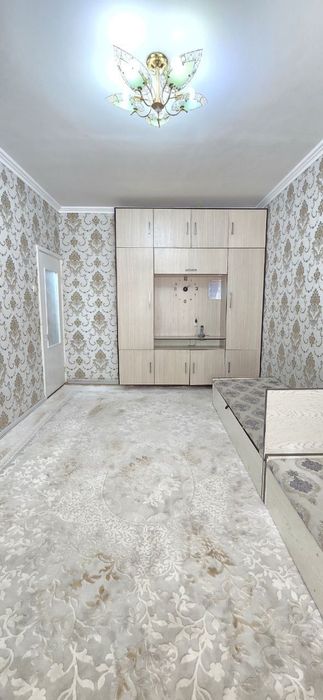 Чиланзар 9 1-комнатная переделанная на 2-комнатную