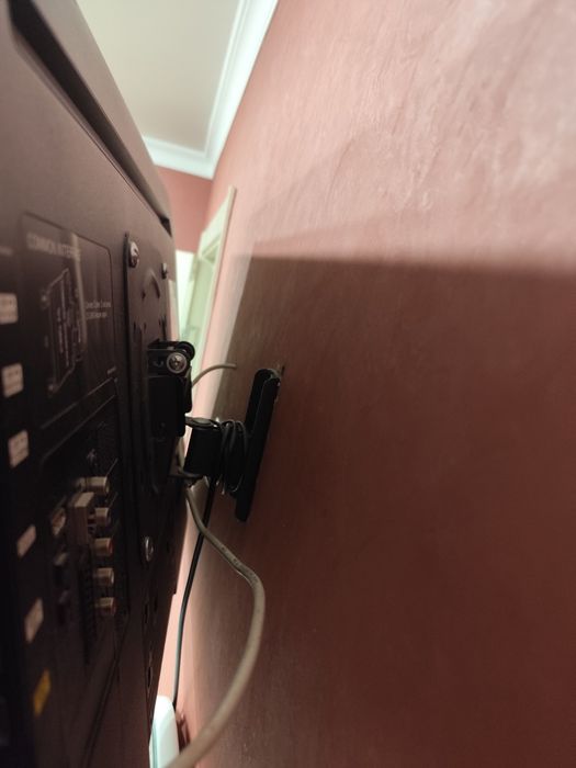 Продам телевизор Samsung A40 40 дюймов