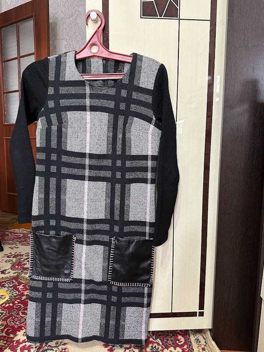 Отдам платья 44 размера