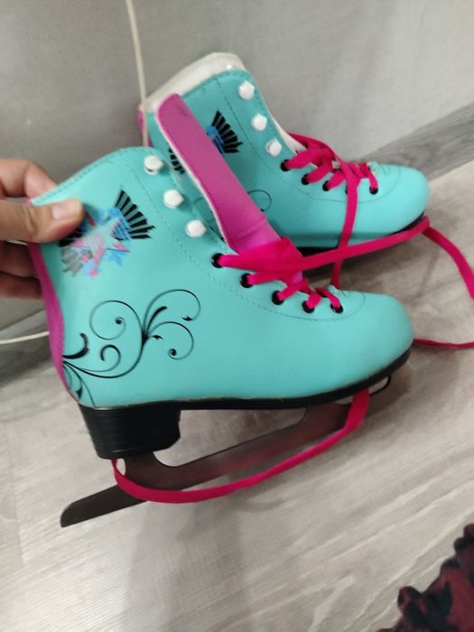 Коньки для девочки 34 рновые