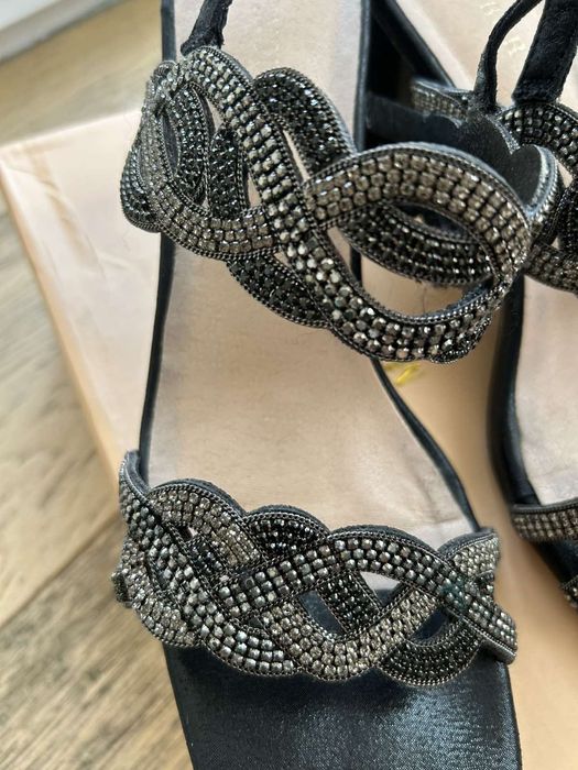 Официални кожени сандали с камъни с удобен ток 39 номер