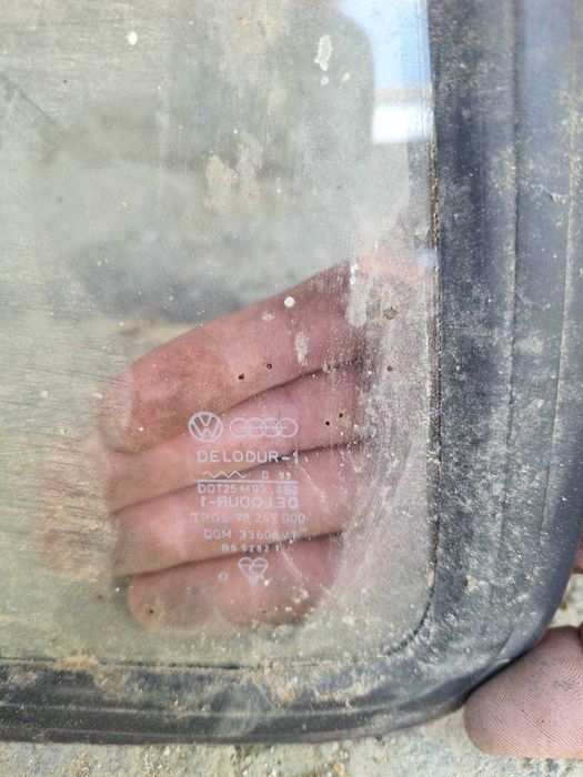 Предно стъкло, ляво и дясно задни странични от голф 1 mk1