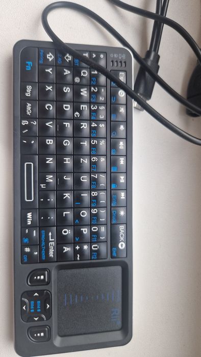 mini tastatură wireless Rii, un dispozitiv multifuncțional de tip 3in1