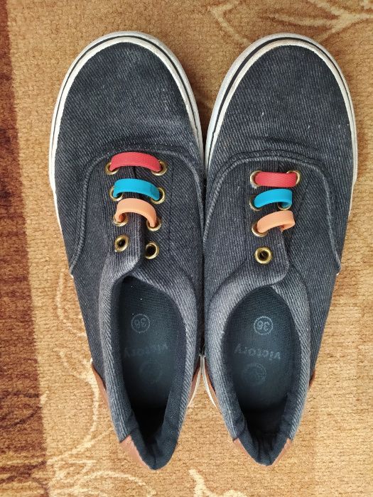 Детски гуменки в идеално състояние, като нови