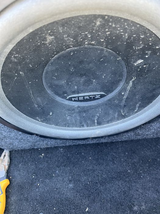 Продам сабуфер в идиальном состояний