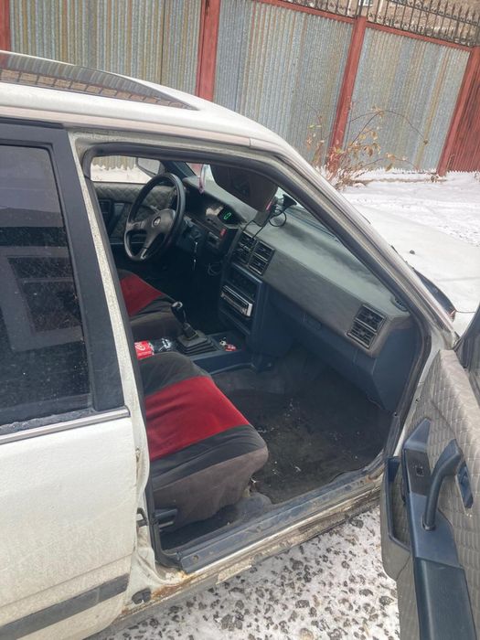 Продам машину Ниссан блюберд