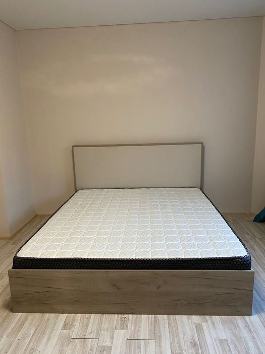 кровать двухспальный