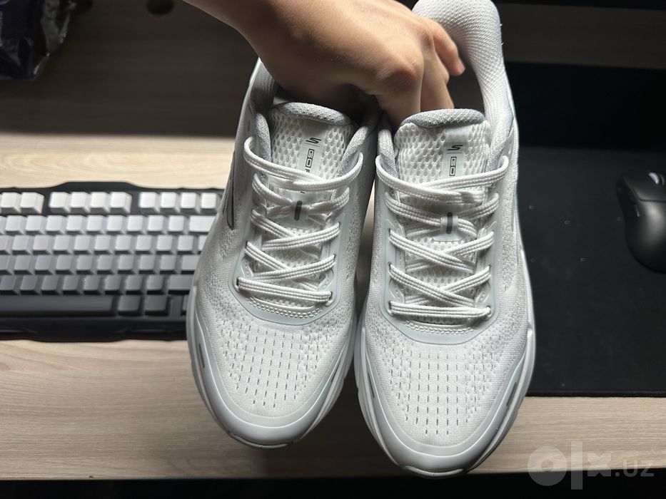 Skechers max cushioning premier