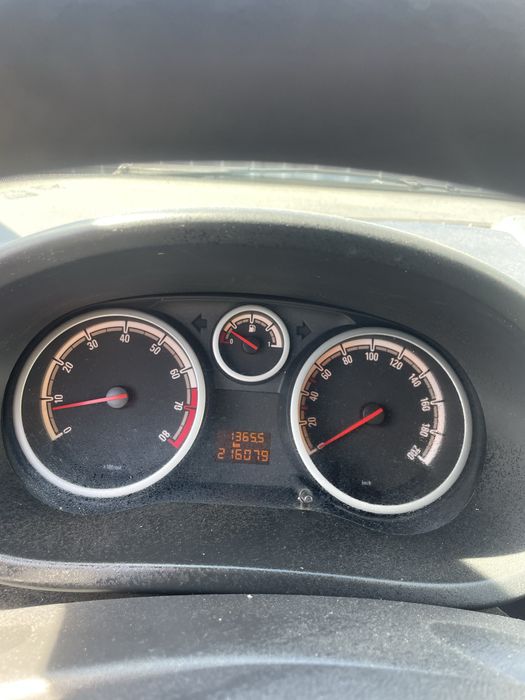 Opel corsa pe benzina