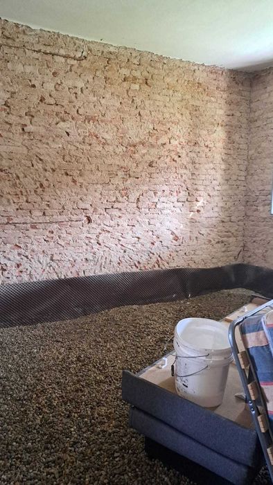 Vand casa de caramida la tara in Austria, 60 km de Graz si 160 km de Viena