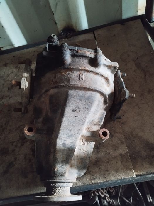 Задний редуктор Лексус RX 300.