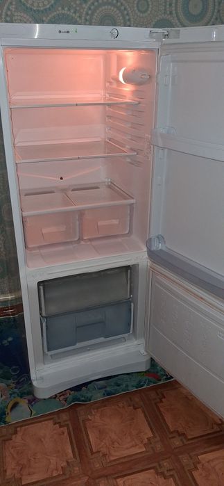 Холодильник  Indesit