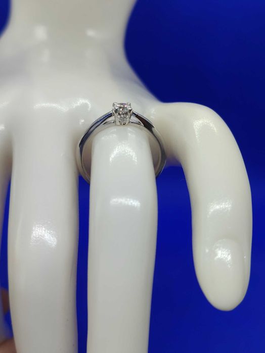 Годежен пръстен с диамант